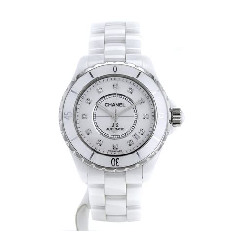 Comprar relojes Chanel J12 en Chrono24.